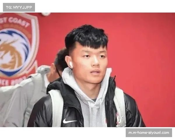 本土标王杨希转会海港创纪录，右路攻防成战术关键点